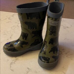 Hatley Olive Bear Patterned Rain Boots